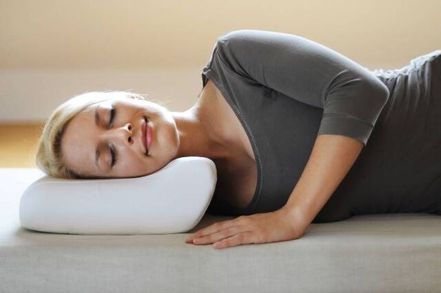 Pagkatulog sa Orthopedic Pillow ingon nga pagpugong sa cervical osteochondrosis